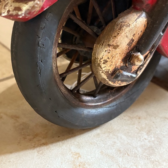 Indian Sculpture Motorcycle 1940s. It has real rubber wheels. 24in long. - Picture 3 of 5